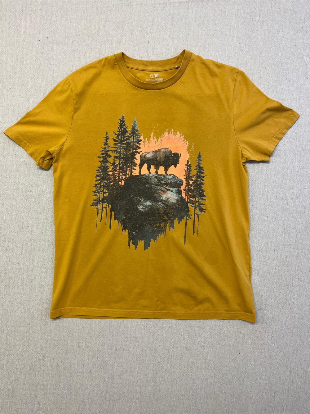 VIRI Organic Cotton Bison Graphic Tee Mustard Yellow T-Shirt Medium Fair Wear